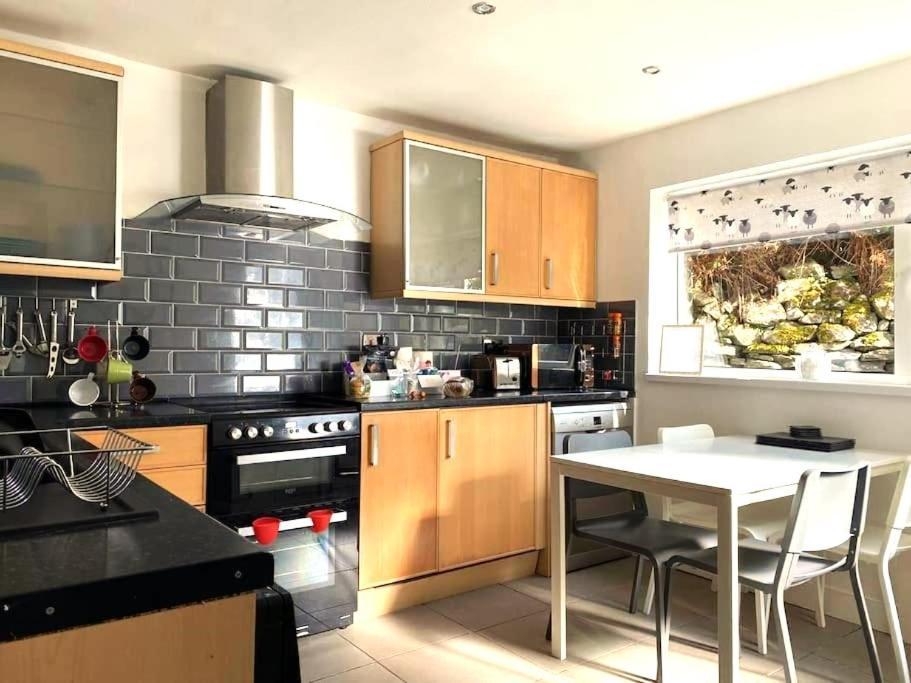 Zipworld Waterfalls Eryri Dogs Welcome 3 Bed Sleeps 5 블레노페스티니오그 외부 사진