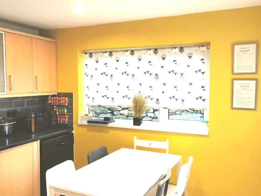 Zipworld Waterfalls Eryri Dogs Welcome 3 Bed Sleeps 5 블레노페스티니오그 외부 사진